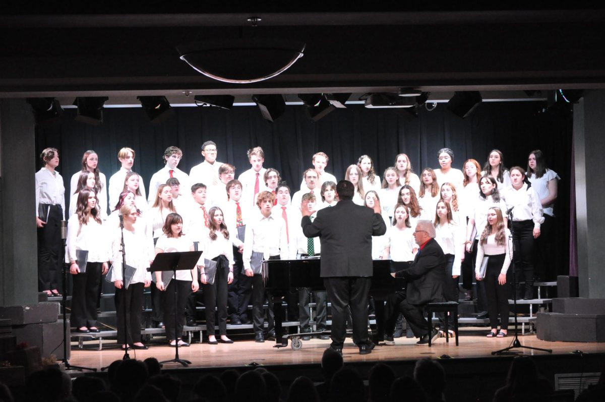 Fine Arts Department Delights at Annual Christmas Concert & Art Show